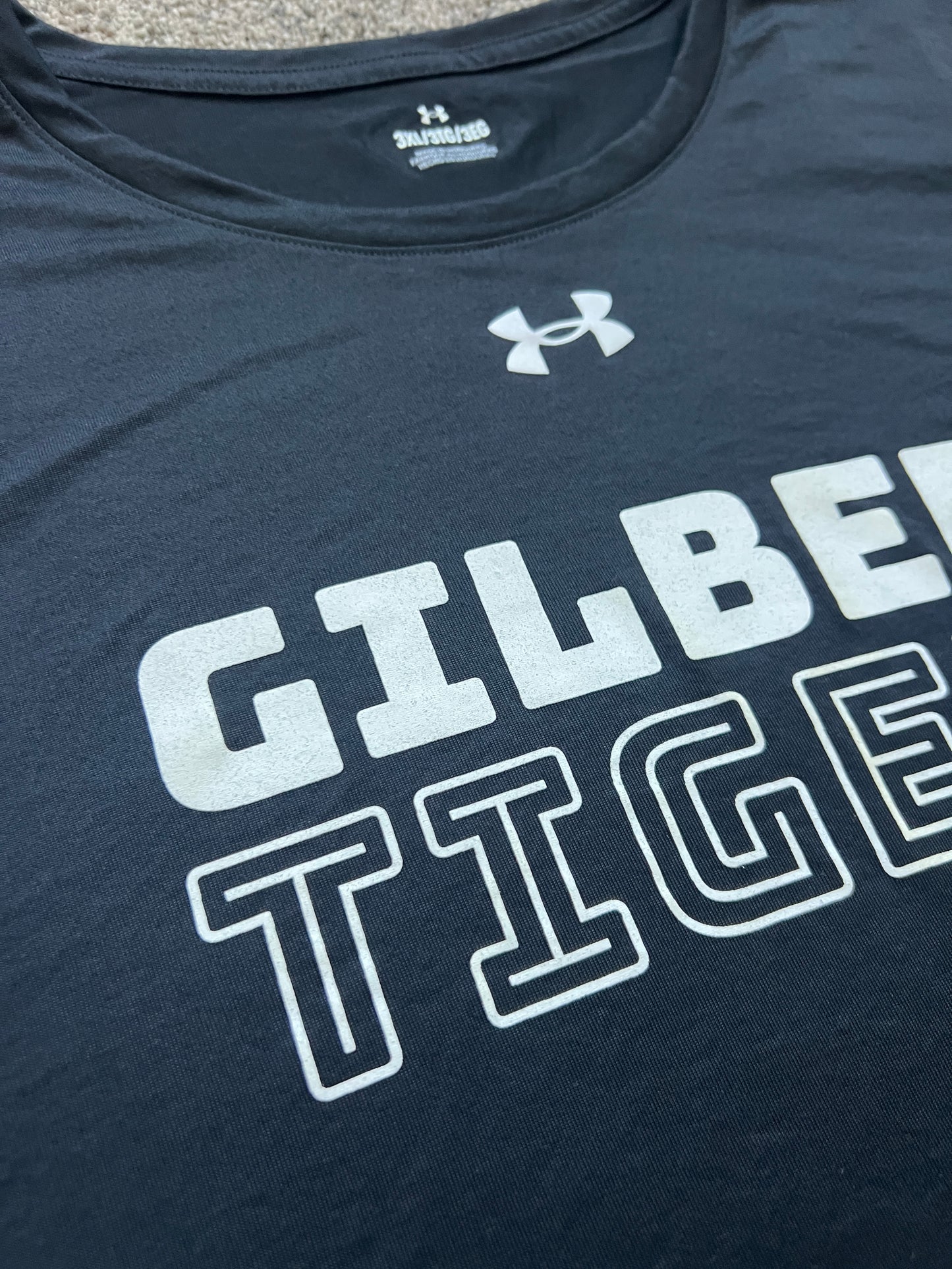 Adult Tee | Under Armour LINES | Black